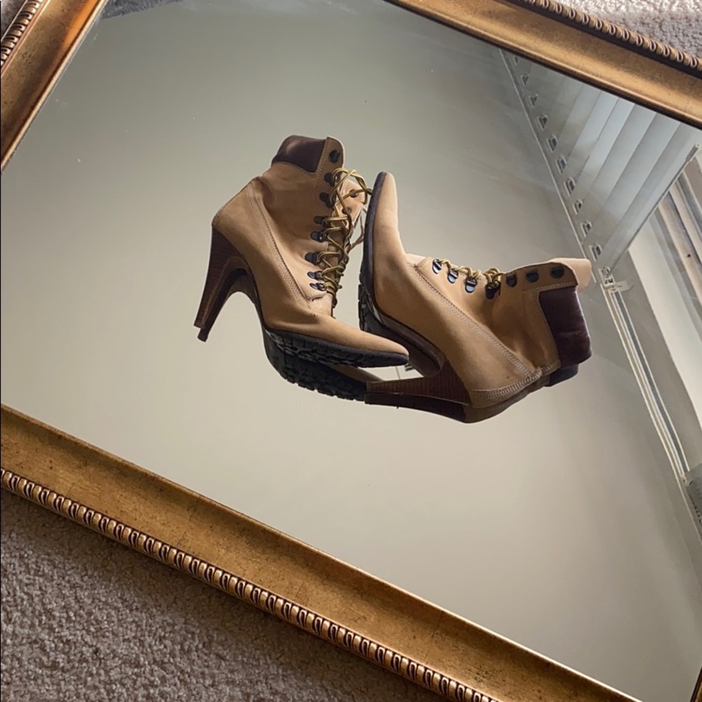 *****AUTHENTIC VINTAGE MANOLO BLANIK TIMBS*****
